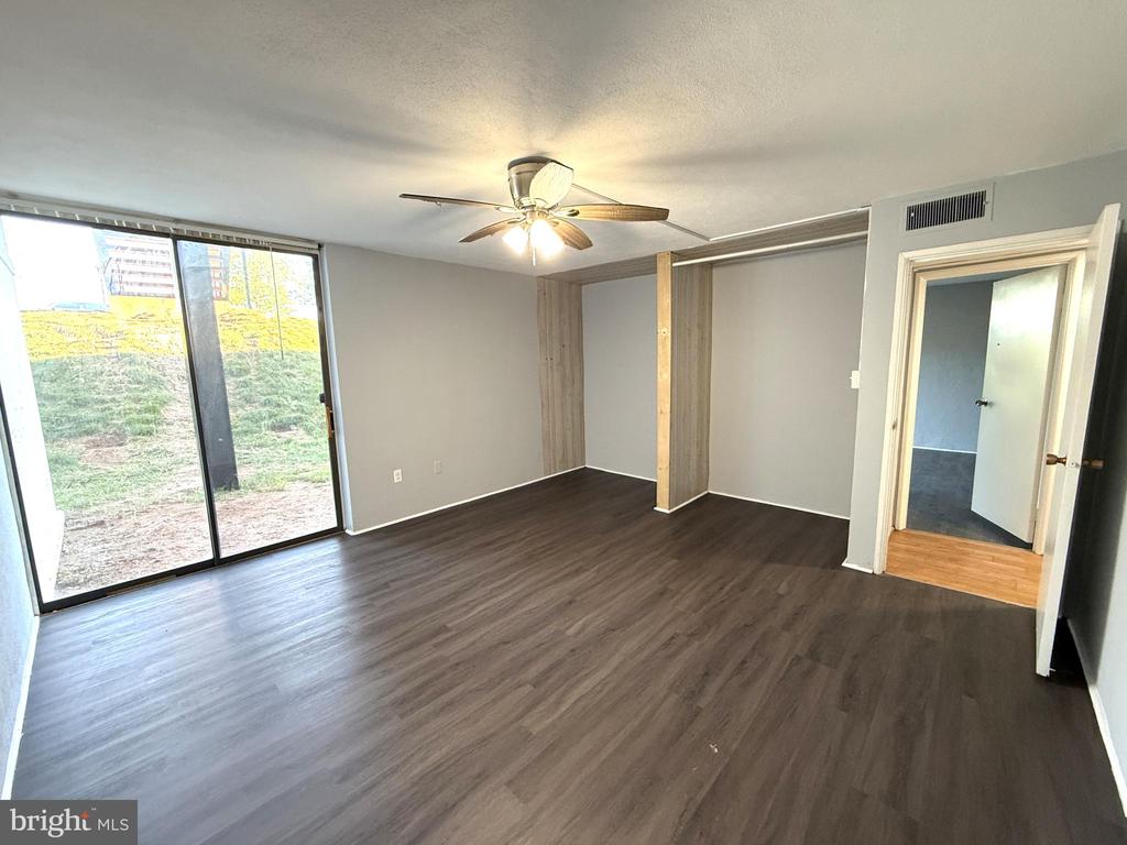 4421 FOREST LANE
