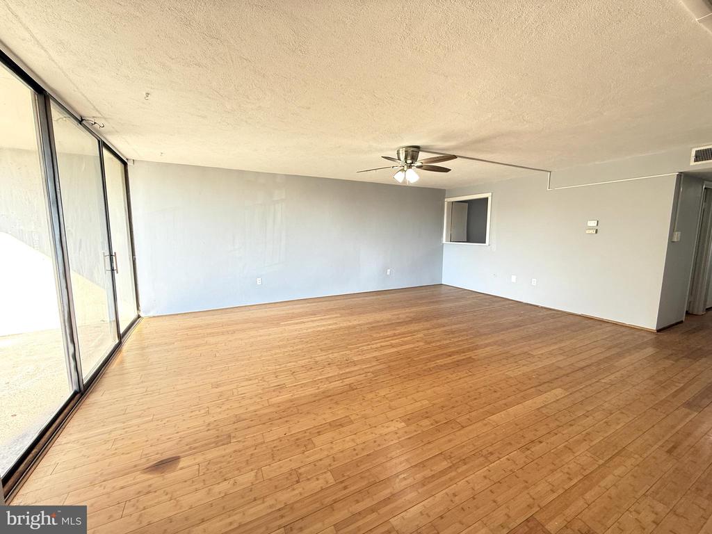 4421 FOREST LANE
