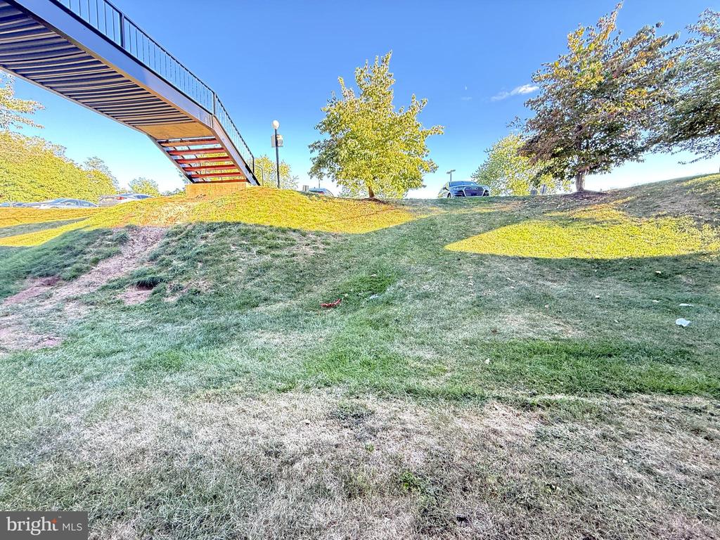 4421 FOREST LANE