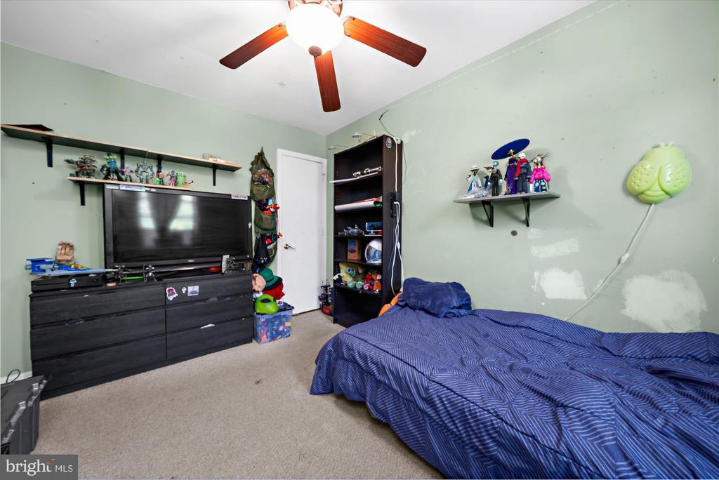 4 BERGER LANE