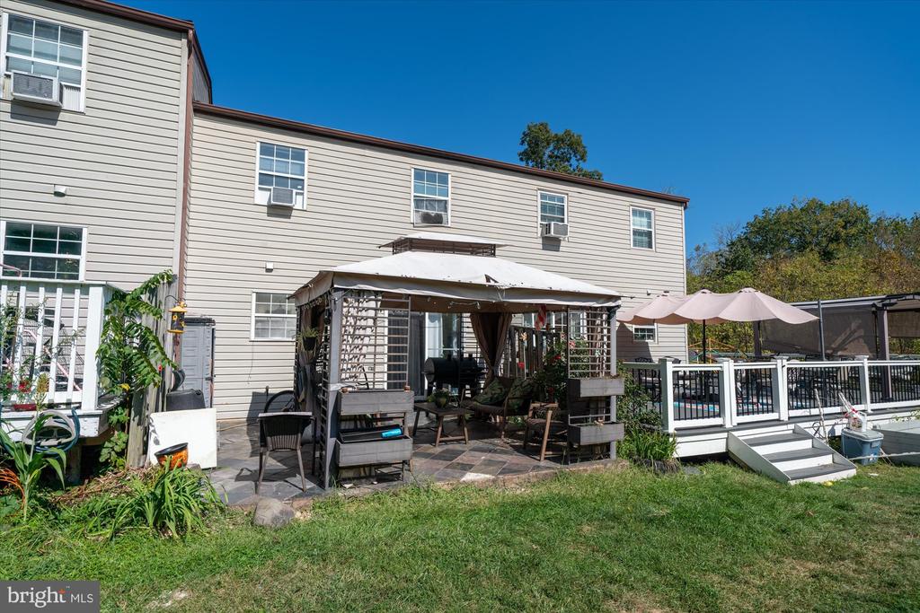 4 BERGER LANE