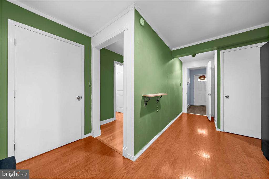 4 BERGER LANE