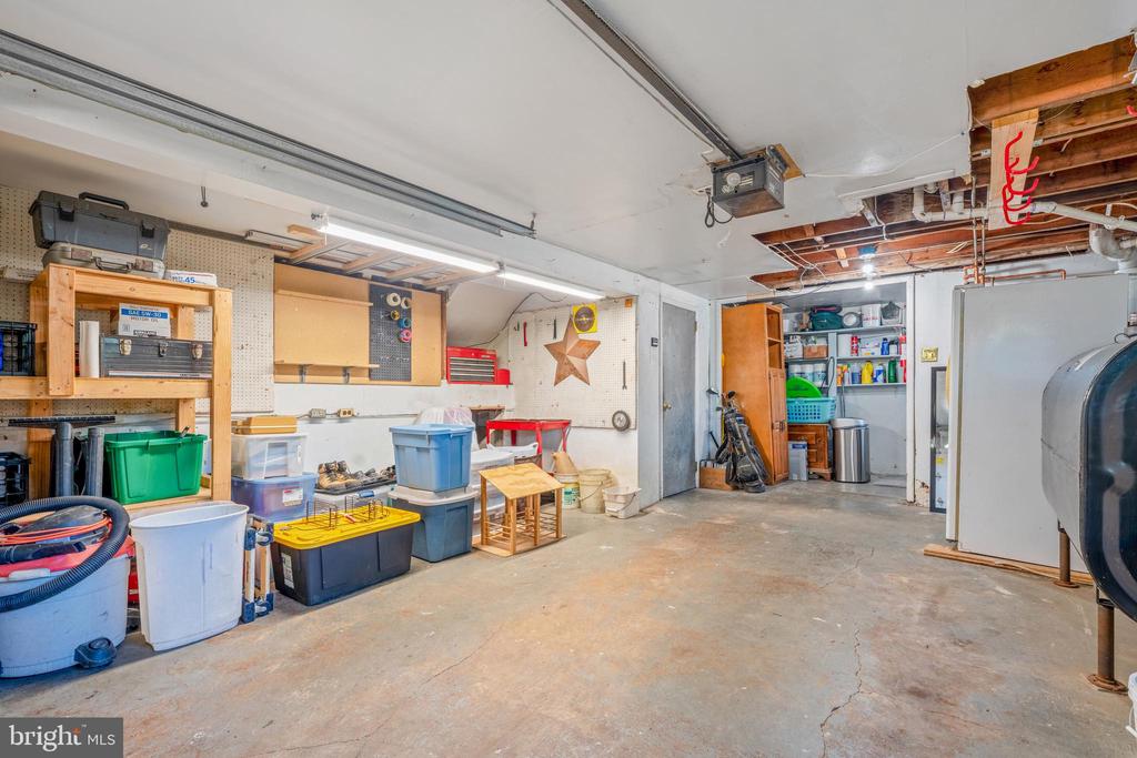4 MELE AVENUE