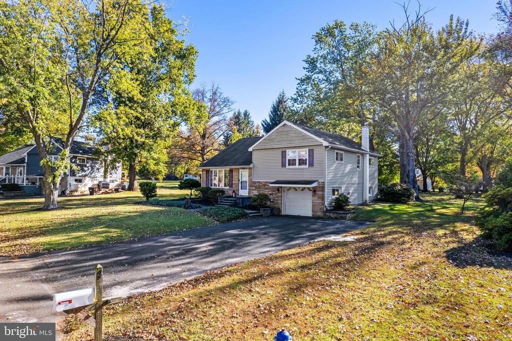 4 MELE AVENUE