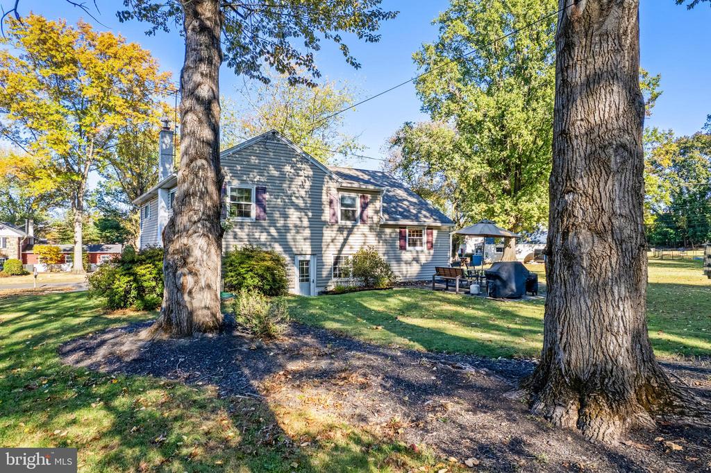 4 MELE AVENUE
