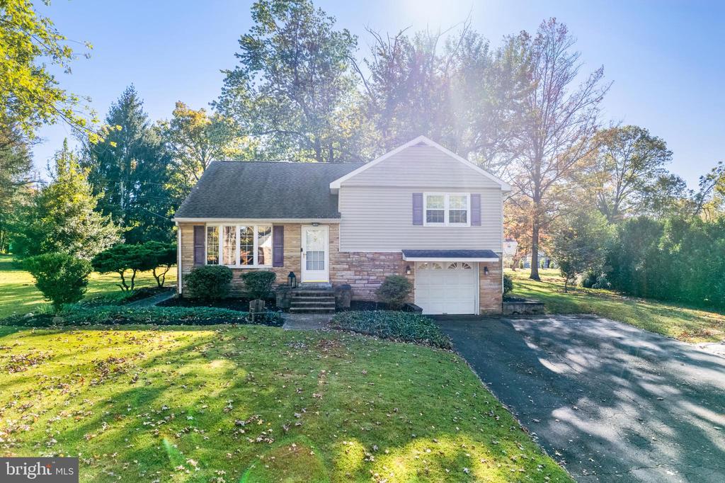 4 MELE AVENUE