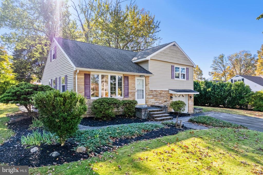 4 MELE AVENUE