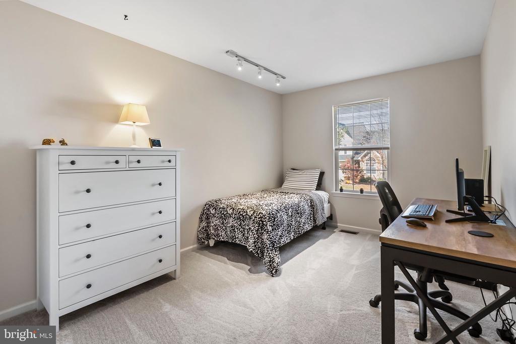 1134 CORNWALLIS WAY