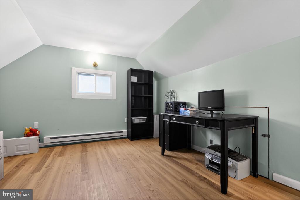 313 W WALNUT STREET