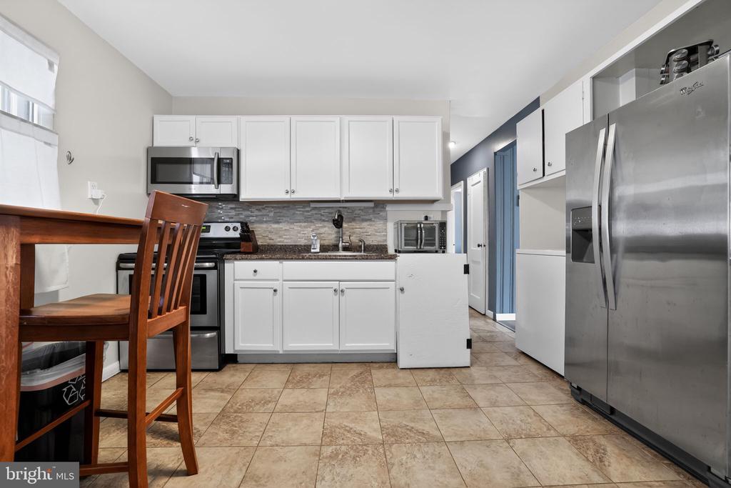 313 W WALNUT STREET