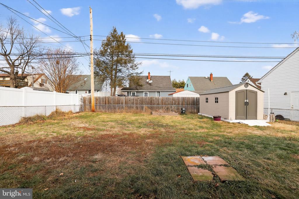 313 W WALNUT STREET