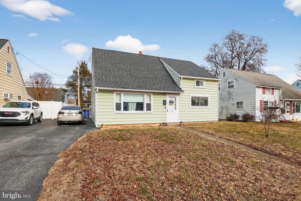 313 W WALNUT STREET