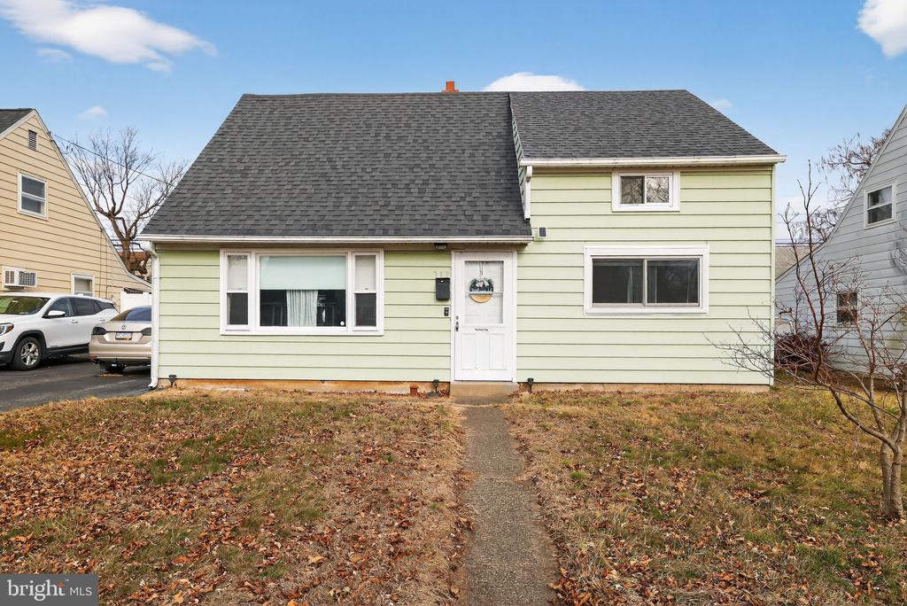 313 W WALNUT STREET
