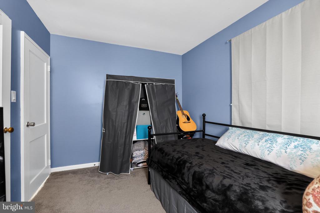 313 W WALNUT STREET