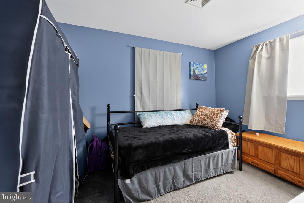 313 W WALNUT STREET