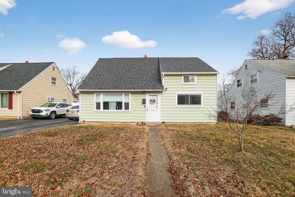 313 W WALNUT STREET