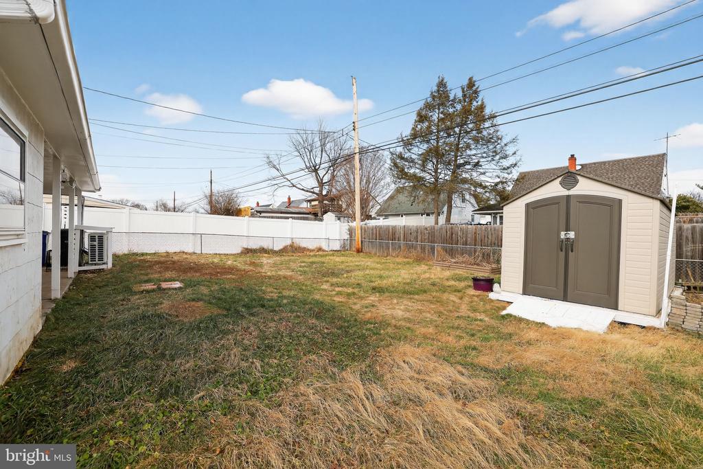 313 W WALNUT STREET