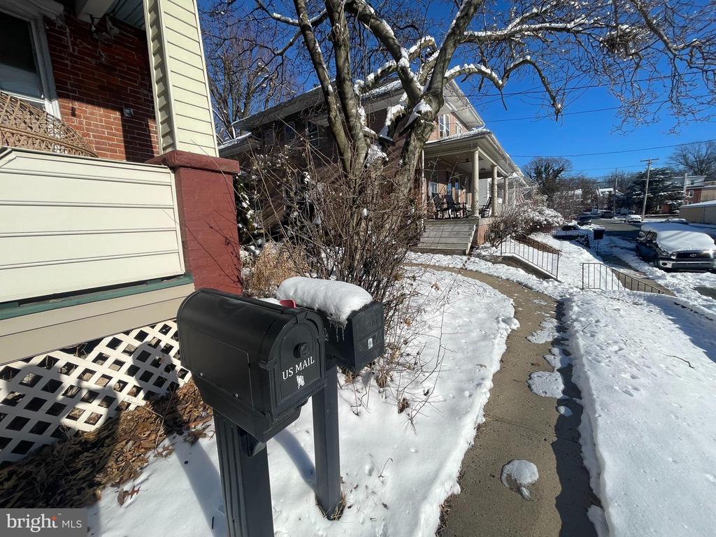 47 GREEN STREET APT B