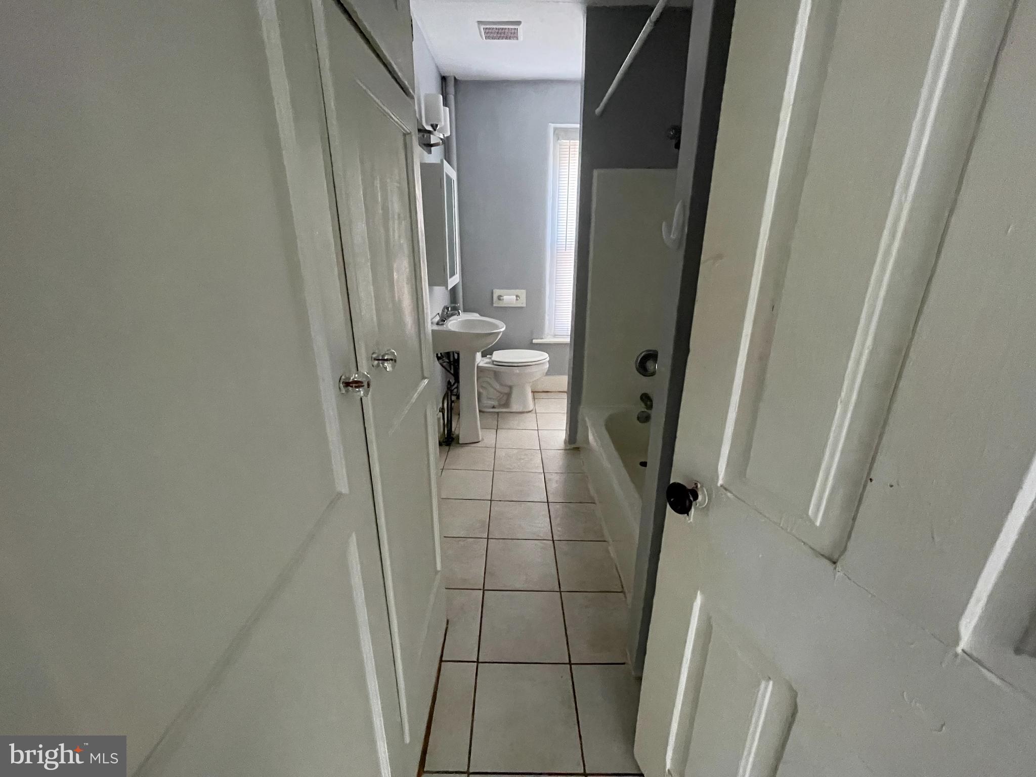 47 GREEN STREET APT B