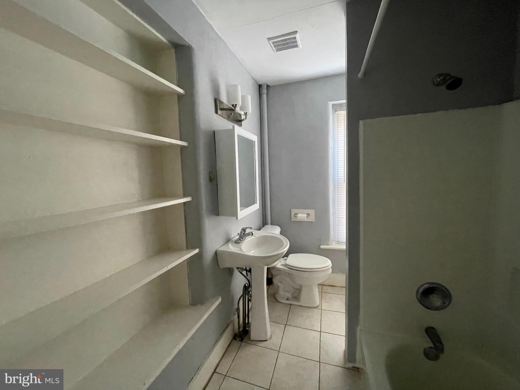 47 GREEN STREET APT B