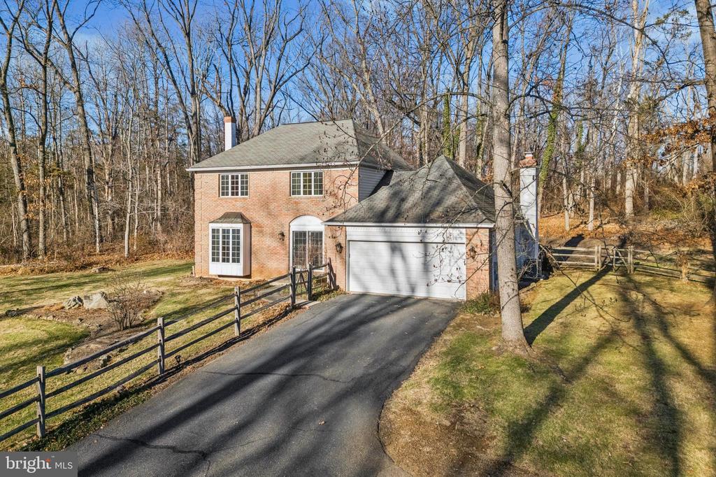 105 SUSANS LANE