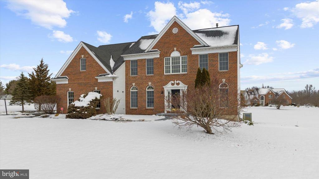 817 ARROWHEAD LANE