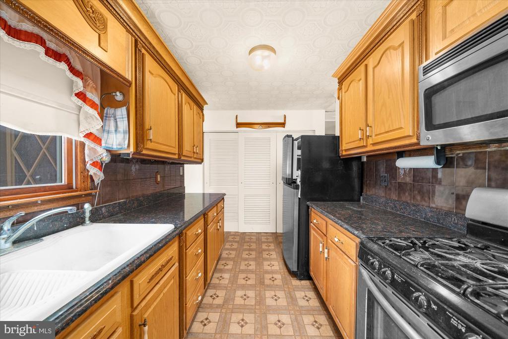 30 E CHURCH ROAD