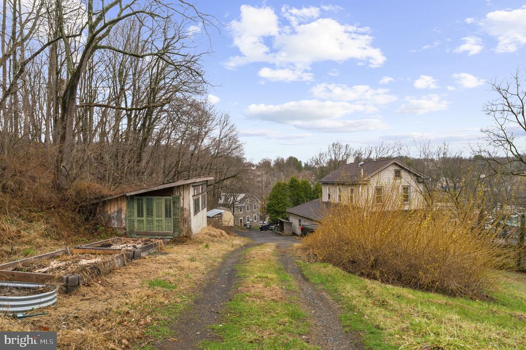 103 GRAVEL PIKE