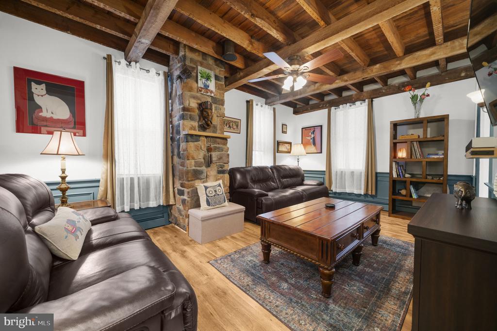 103 GRAVEL PIKE