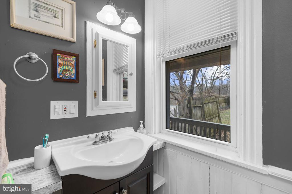 103 GRAVEL PIKE