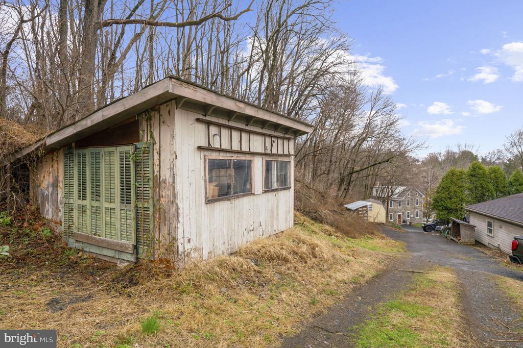103 GRAVEL PIKE