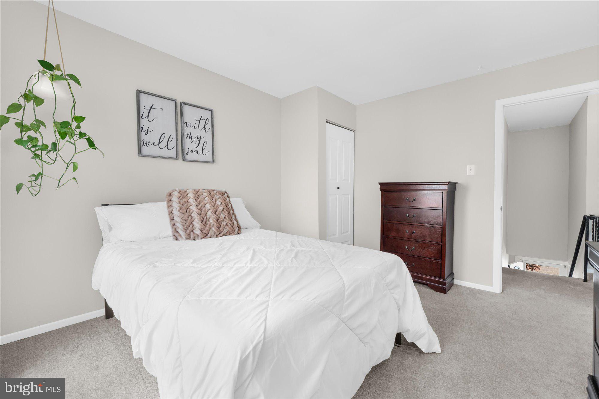 805 CHERRY CIRCLE