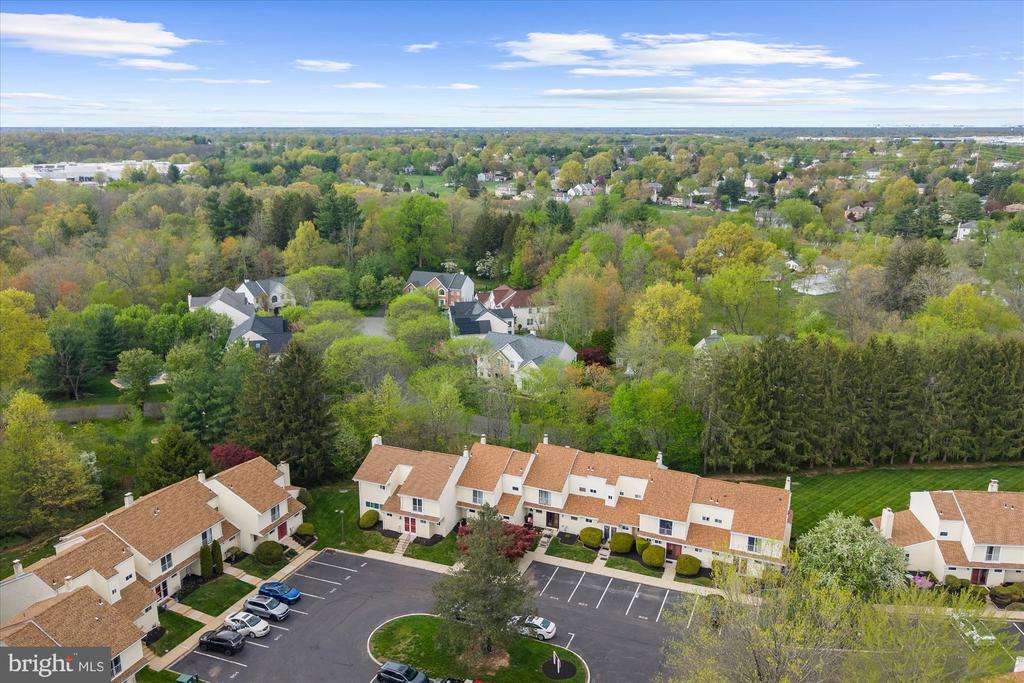 805 CHERRY CIRCLE