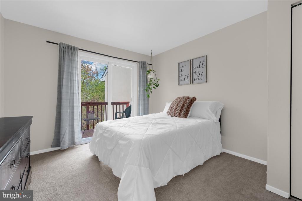 805 CHERRY CIRCLE