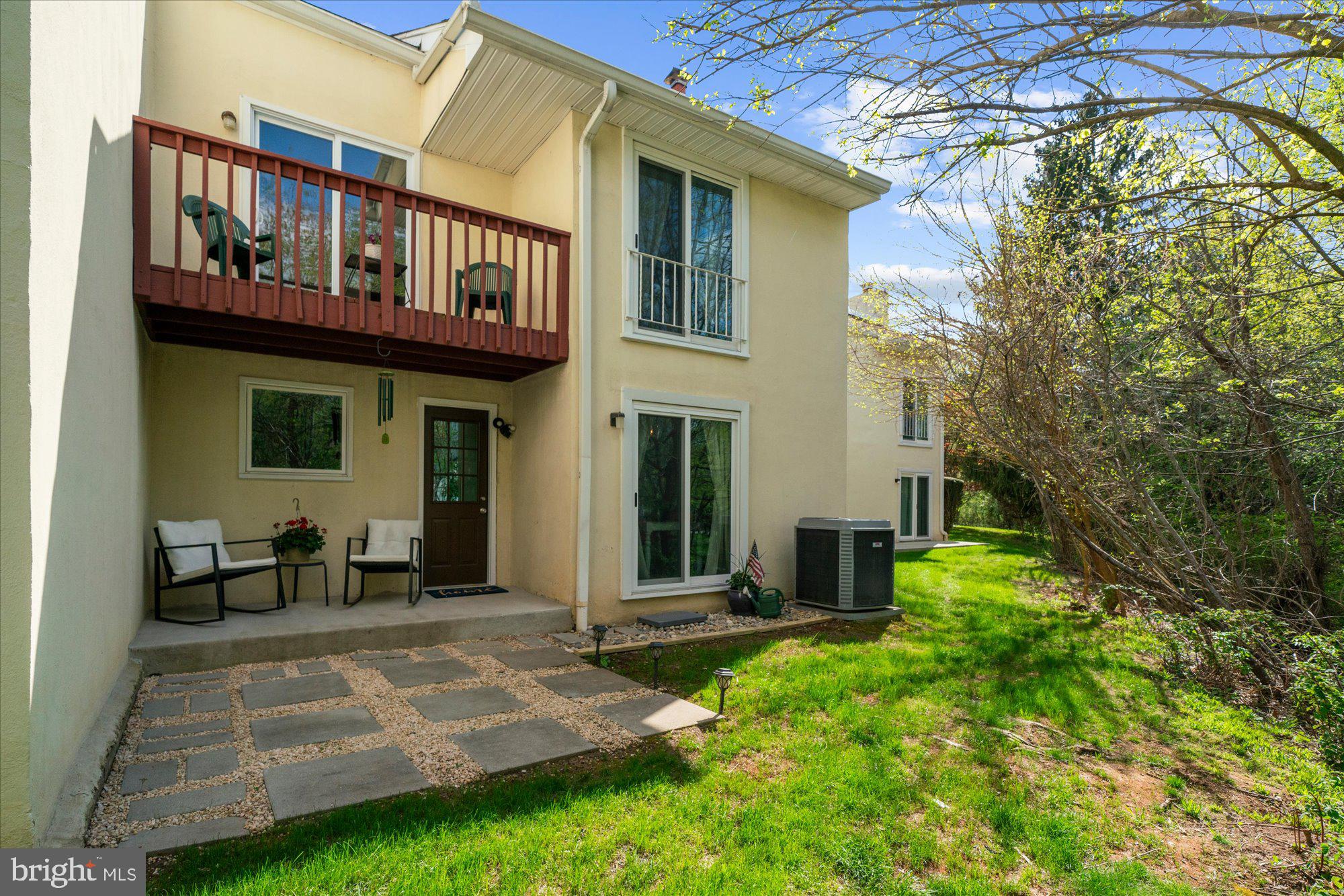 805 CHERRY CIRCLE