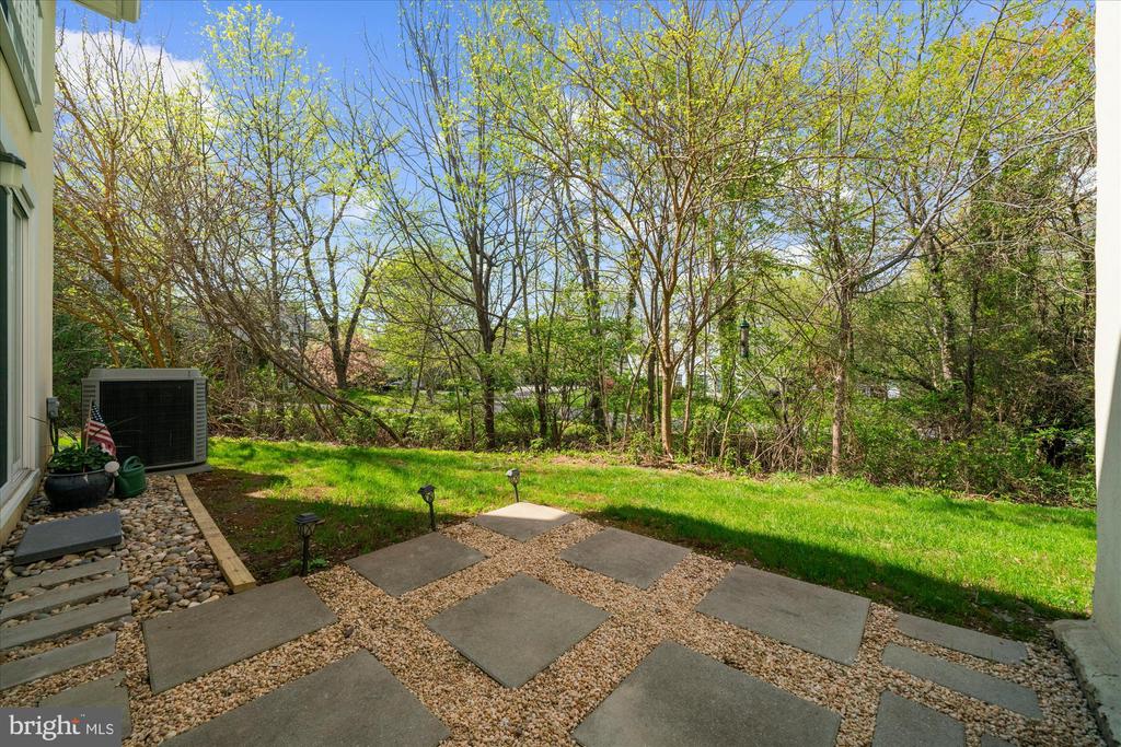 805 CHERRY CIRCLE