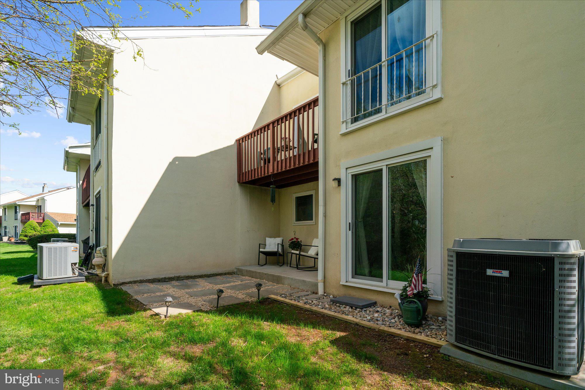 805 CHERRY CIRCLE