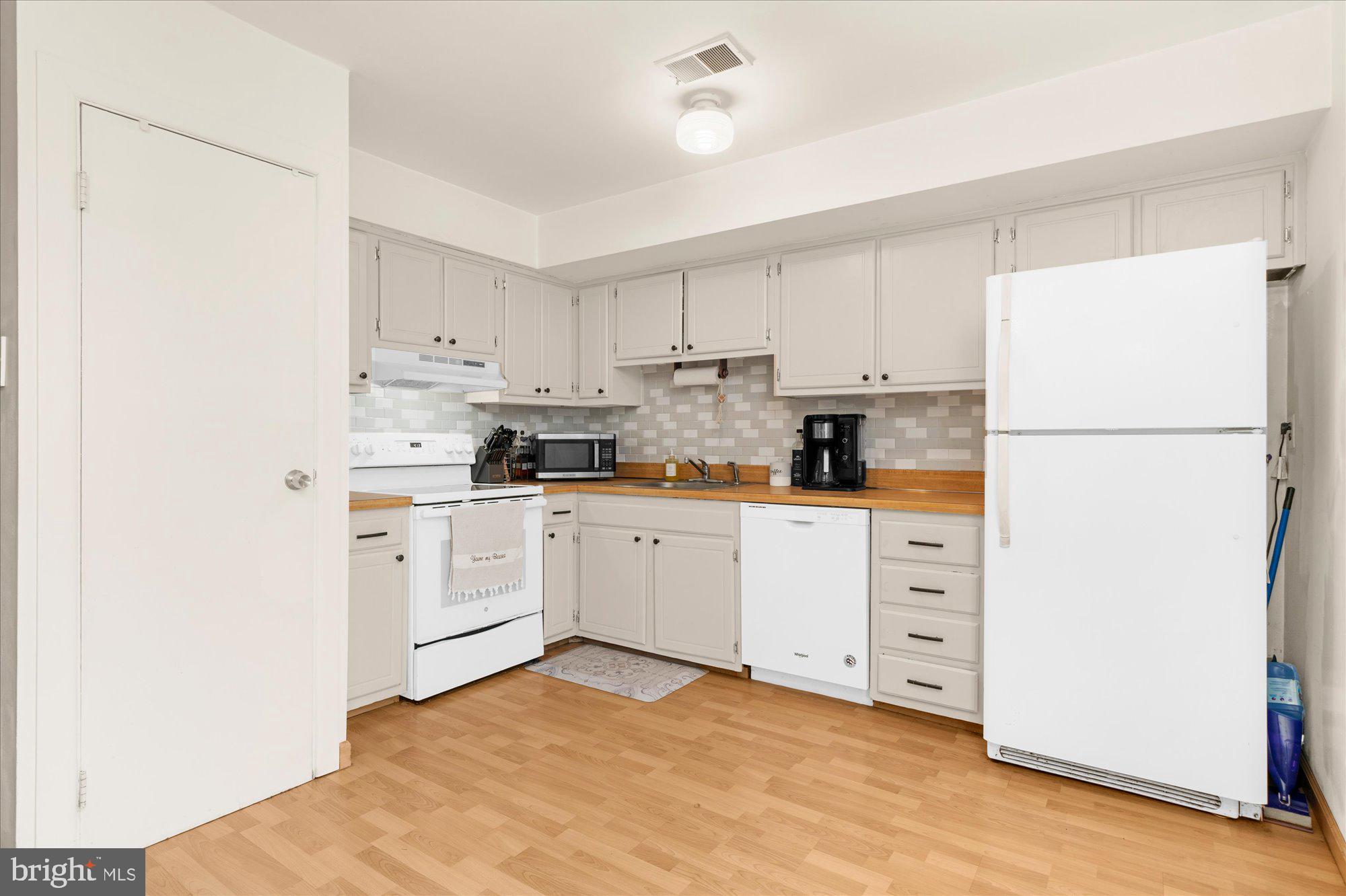 1802 WALNUT RIDGE ESTATE