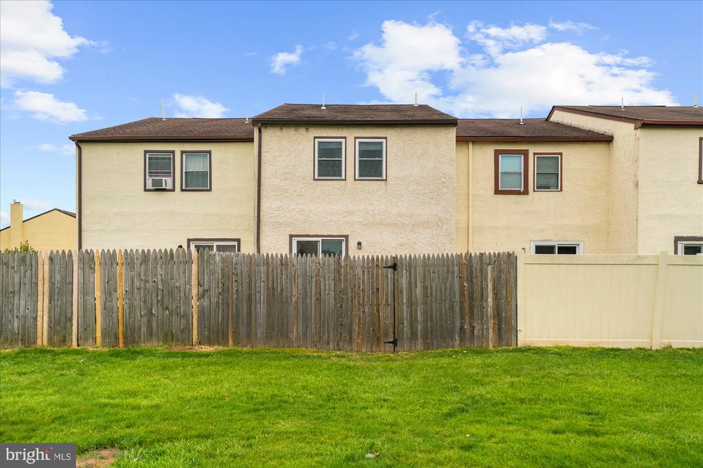 1802 WALNUT RIDGE ESTATE