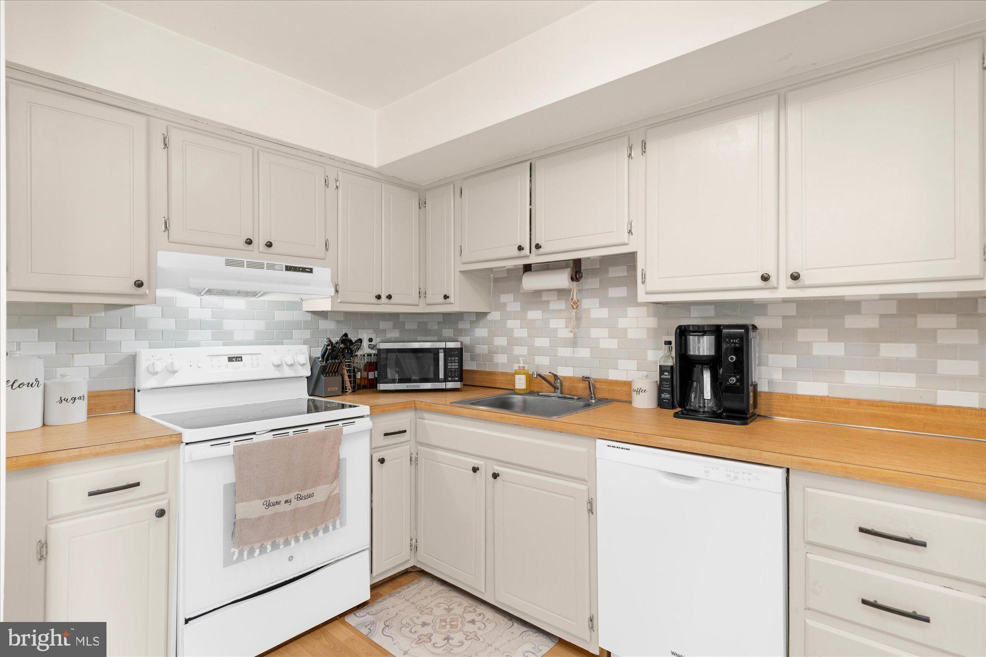 1802 WALNUT RIDGE ESTATE