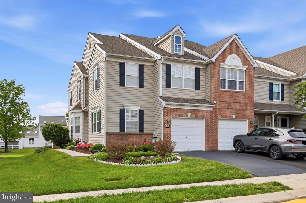 98 WALKER ROAD