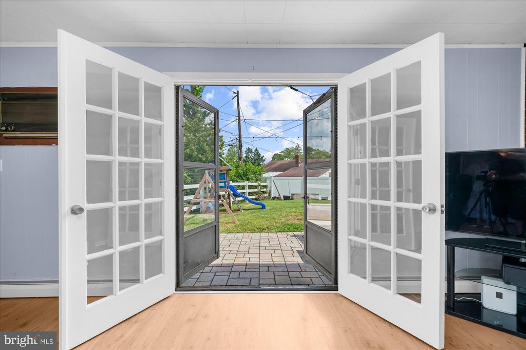 103 LAWNTON ROAD