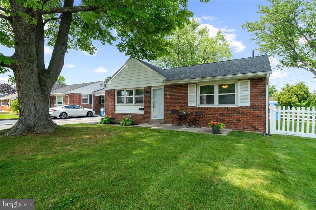 103 LAWNTON ROAD