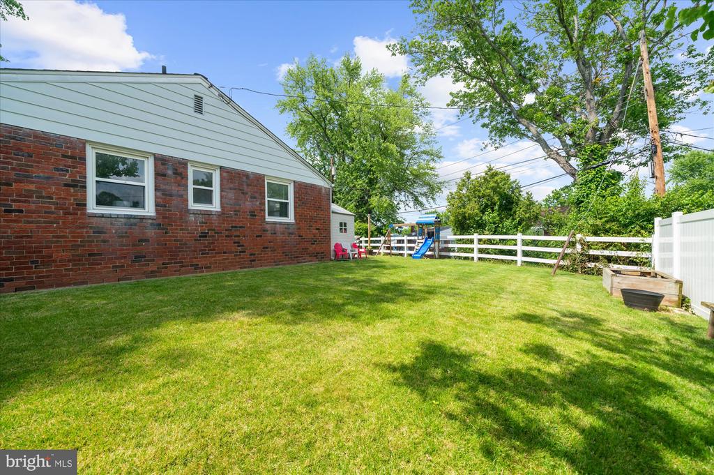 103 LAWNTON ROAD