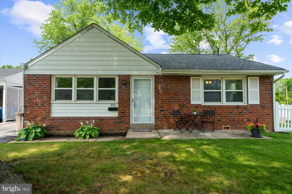 103 LAWNTON ROAD