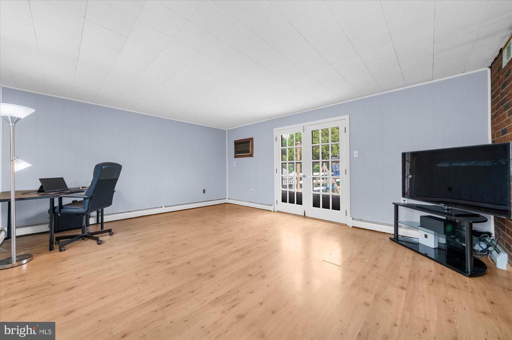 103 LAWNTON ROAD