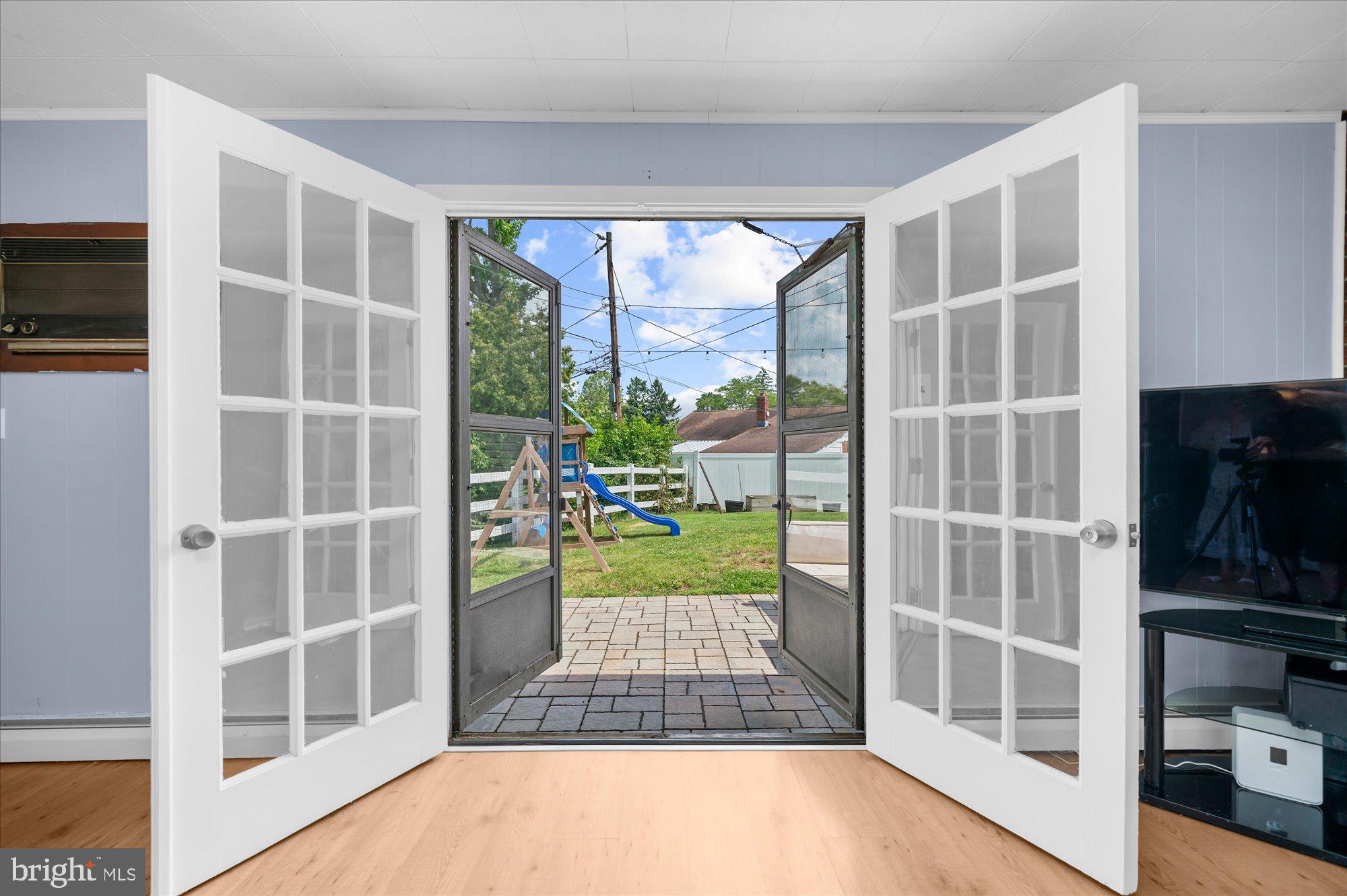 103 LAWNTON ROAD
