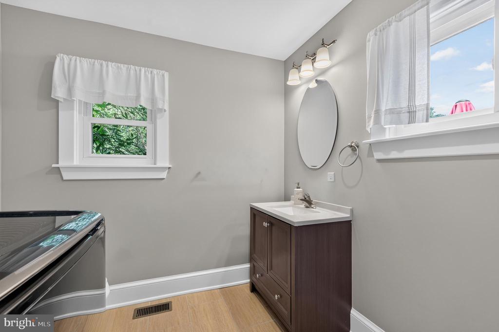 133 W MAIN STREET 1