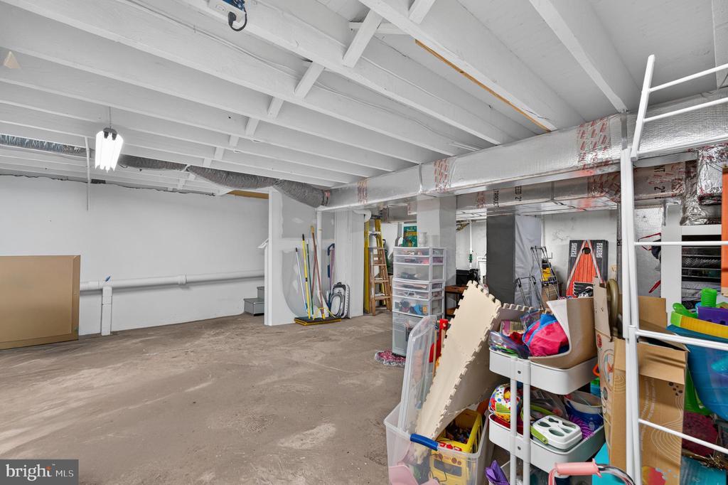 133 W MAIN STREET 1