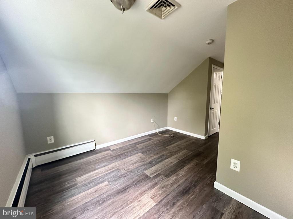 1301 N GRAVEL PIKE Unit: B